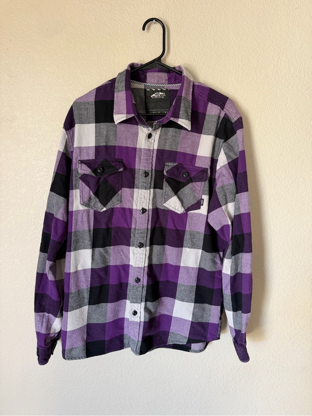 Vans Off The Wall Purple Black Plaid Flannel Shirt XL Fall 2010